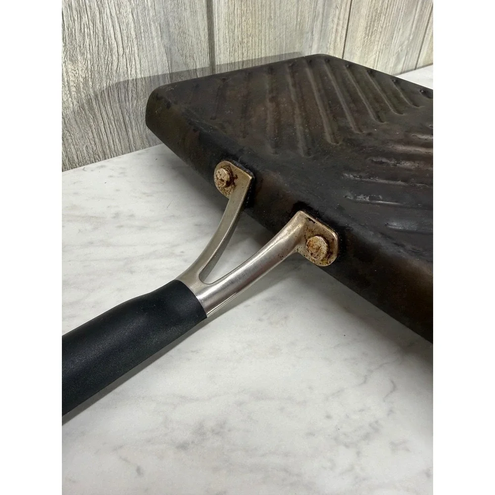 Kitchen Essentials Calphalon 11